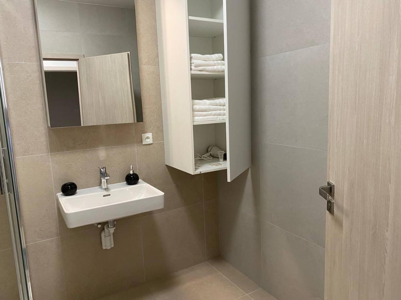 Appartement Perla Hradce 101 à Hradec Králové Extérieur photo