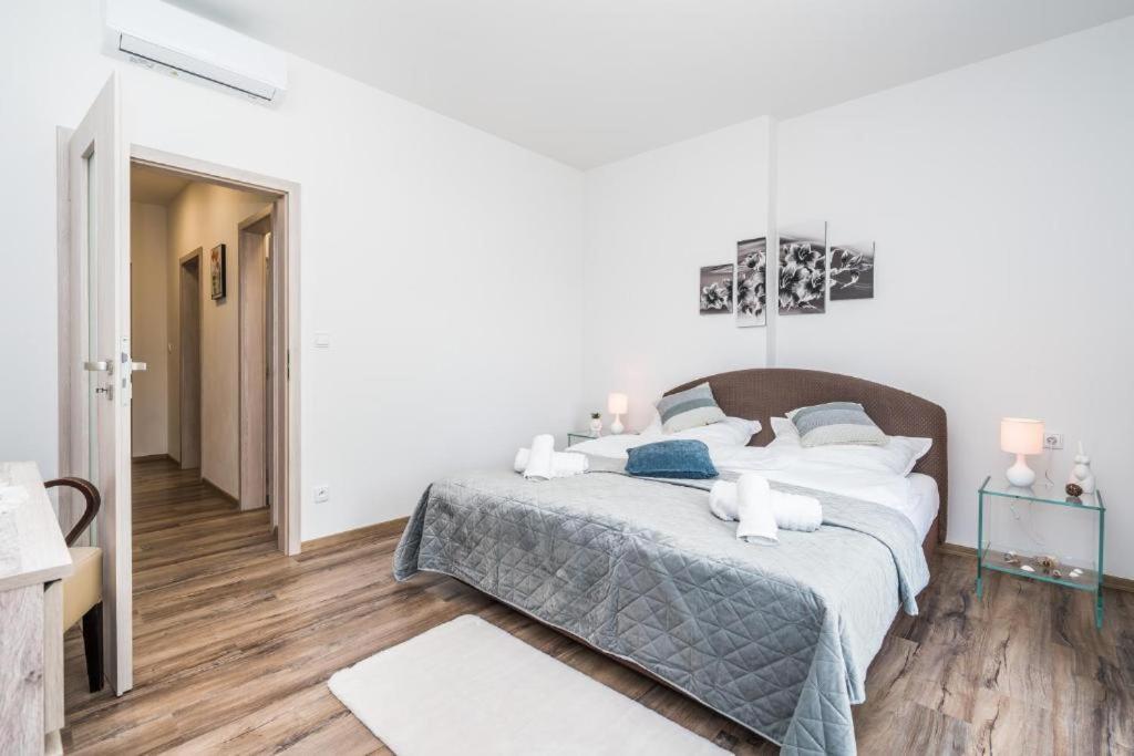 Appartement Perla Hradce 101 à Hradec Králové Extérieur photo
